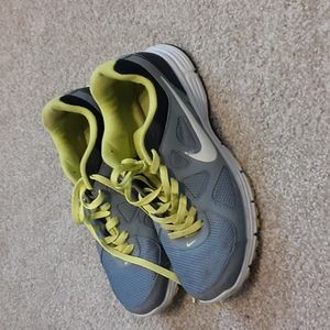 Nike sneakers for men size 10
